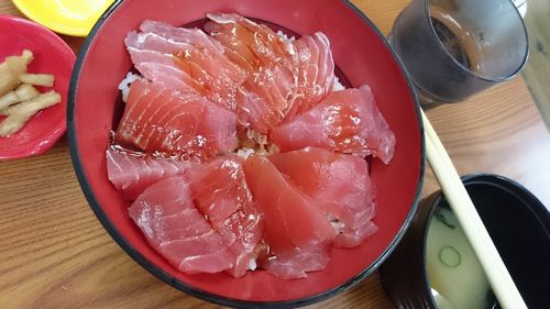 マグロ丼